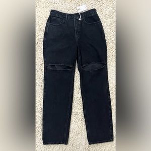 Good American NWT Black Split Knee Straight Leg Jeans - size 6